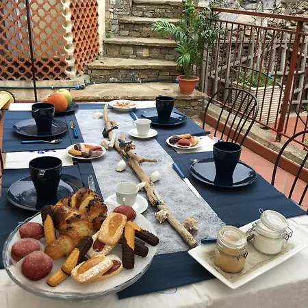 Tipica Casa Ligure In Pietra - Centro - Typical Ligurian Stone House *